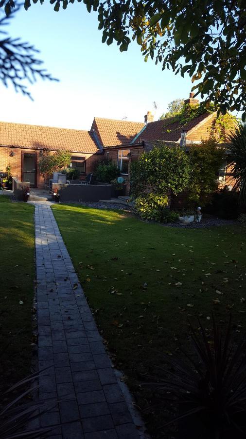 The White Dove Bed And Breakfast With Glamping Newark Showground Exterior photo